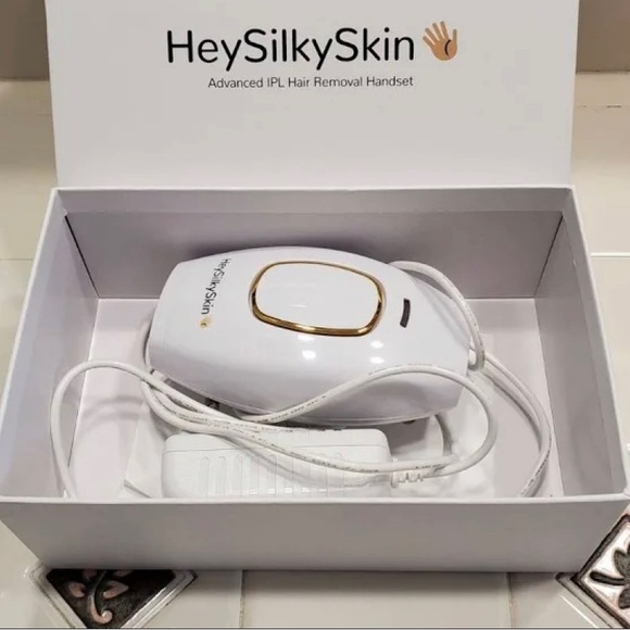 HeySilkySkin DIY At-Home Hair Removal Handset - Picture 2 of 8